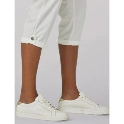 LEE Women's Flex-To-Go Relaxed Fit Cargo Capri -Heb Fashion Shop 2079193 101 alt5