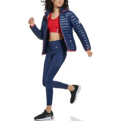 TOMMY HILFIGER Women's Lightweight Hooded Packable Puffer Jacket 9 TOMMY HILFIGER Women's Lightweight Hooded Packable Puffer Jacket -Heb Fashion Shop 2083079 402 alt4