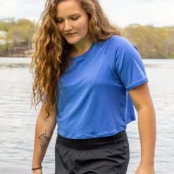 EMS Women's Essence Peak Boxy Cropped Short-Sleeve Tee -Heb Fashion Shop 2085522 403 alt3